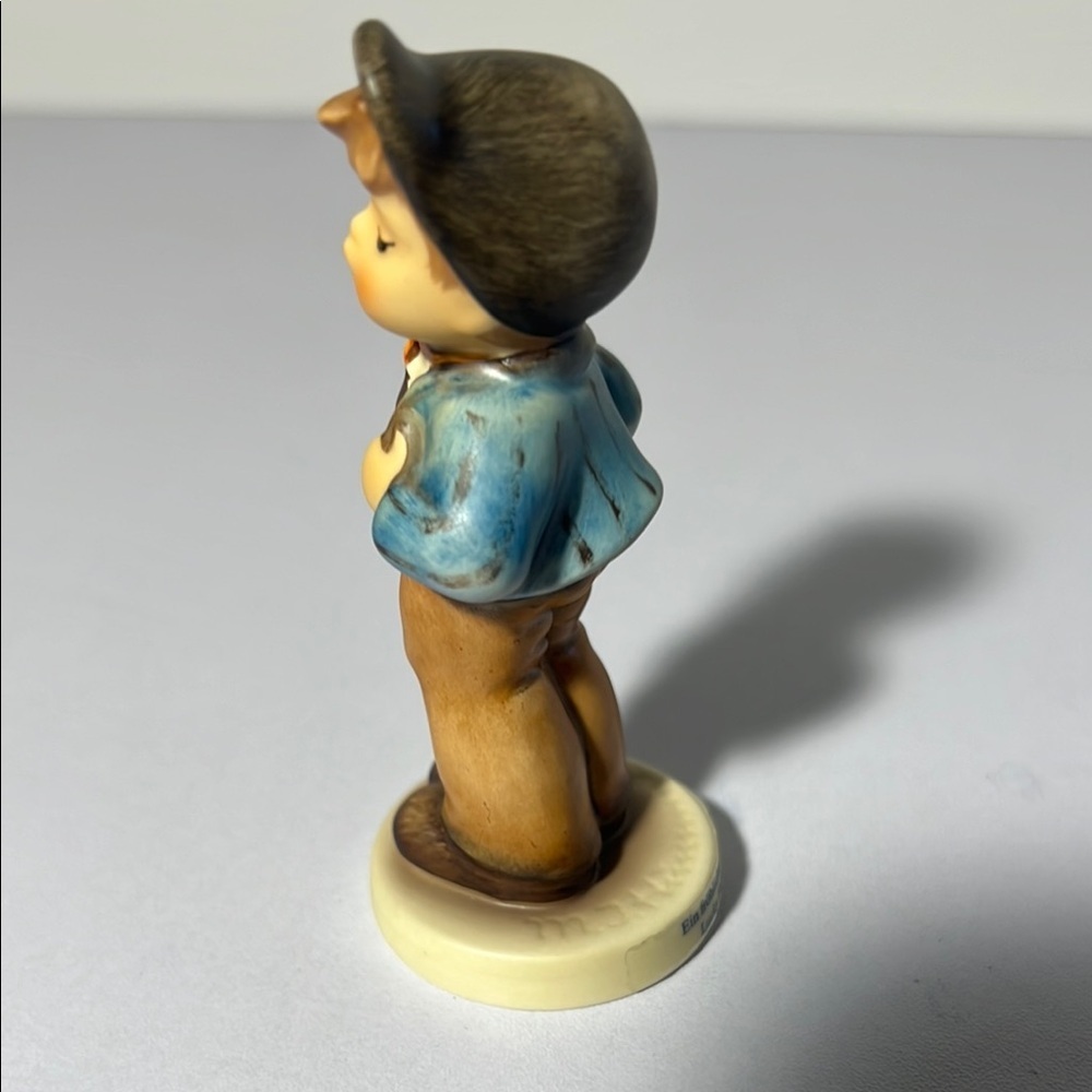Charming Hummel Boy Figurine with Orange Scarf “Lucky Fellow” 1989. GH117 - Picture 2 of 4
